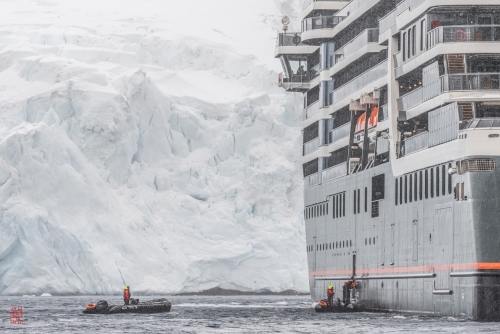 SEABOURN-VENTURE-Antarctica-2023054
