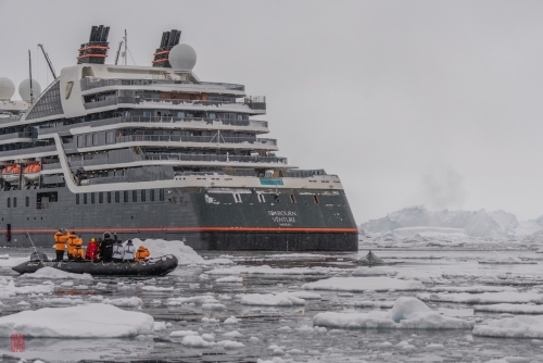 SEABOURN-VENTURE-Antarctica-2023055