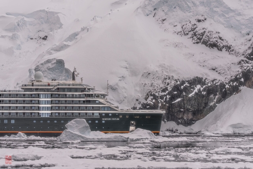 SEABOURN-VENTURE-Antarctica-2023069